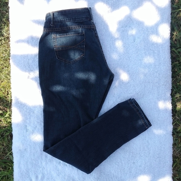 2 Jeans Size 9 Juniors - CesTToi & I&P Brands - Picture 12 of 16